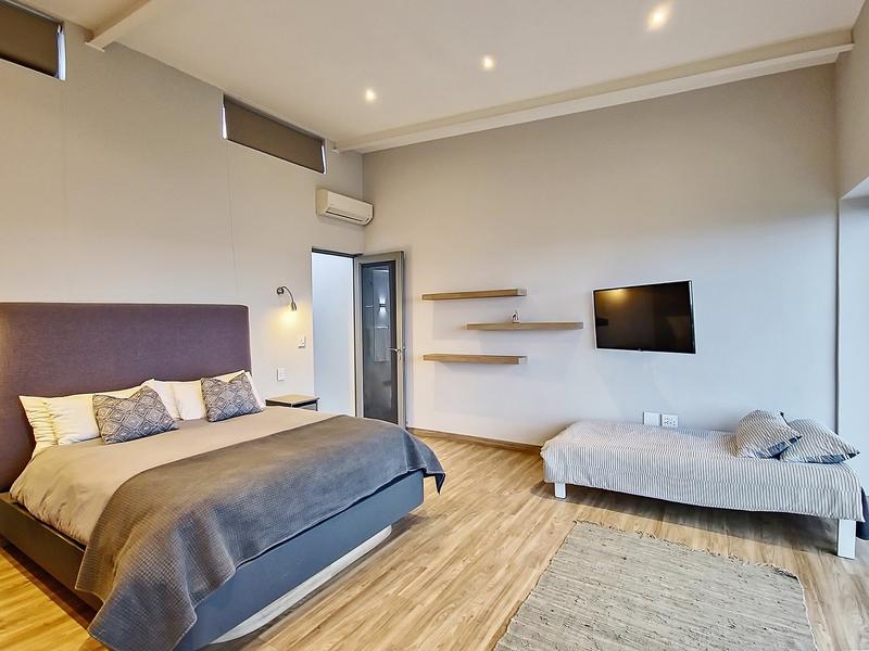 5 Bedroom Property for Sale in Bakoven Western Cape